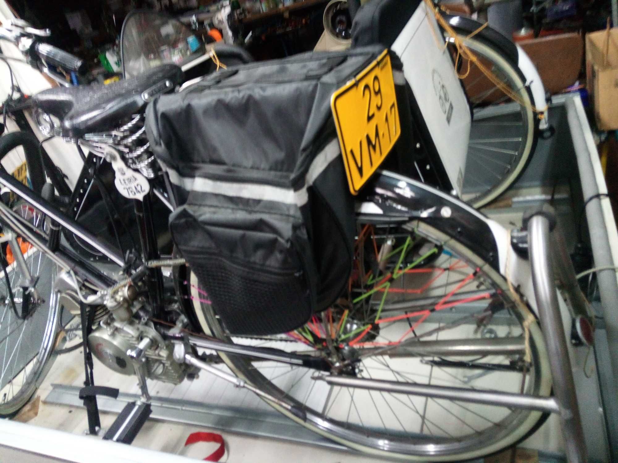 Vendo Bicicleta Antiga com sidecar e Atrelado, motor Cuciolo Ducati.