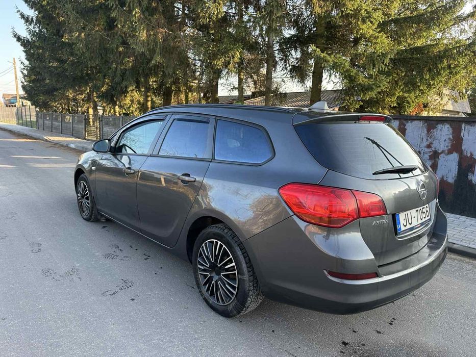 Продам опель астра 2012 1.3 дизель