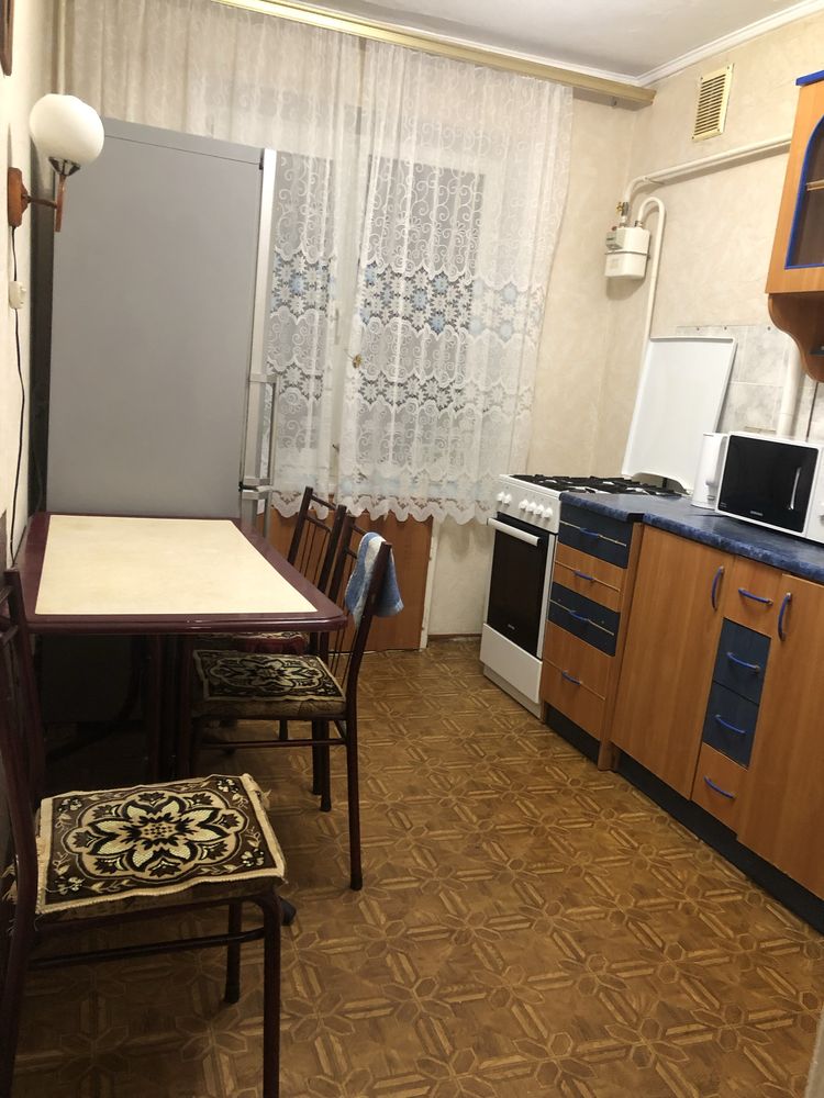 Здам в оренду  квартиру-житло по добово в місті Новомоскоськ