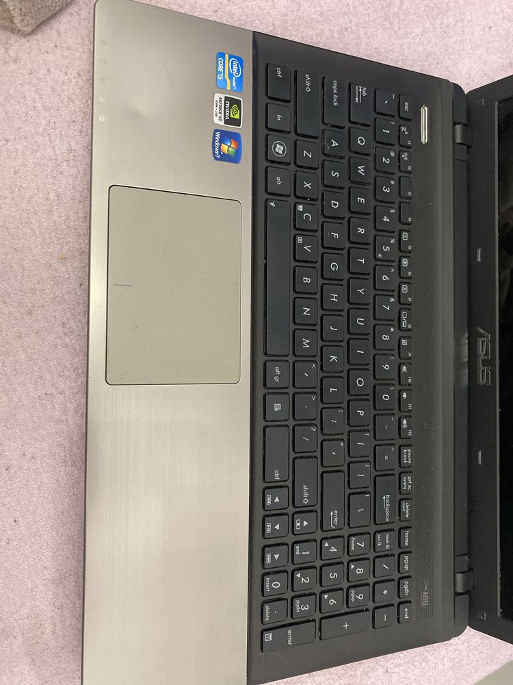 Laptop Asus R500v