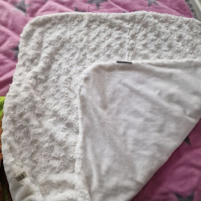 Łóżeczko dziecięce, kołderka, kocyki