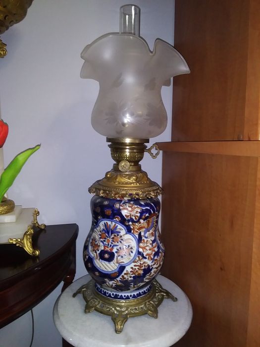 Lampa naftowa z kloszem