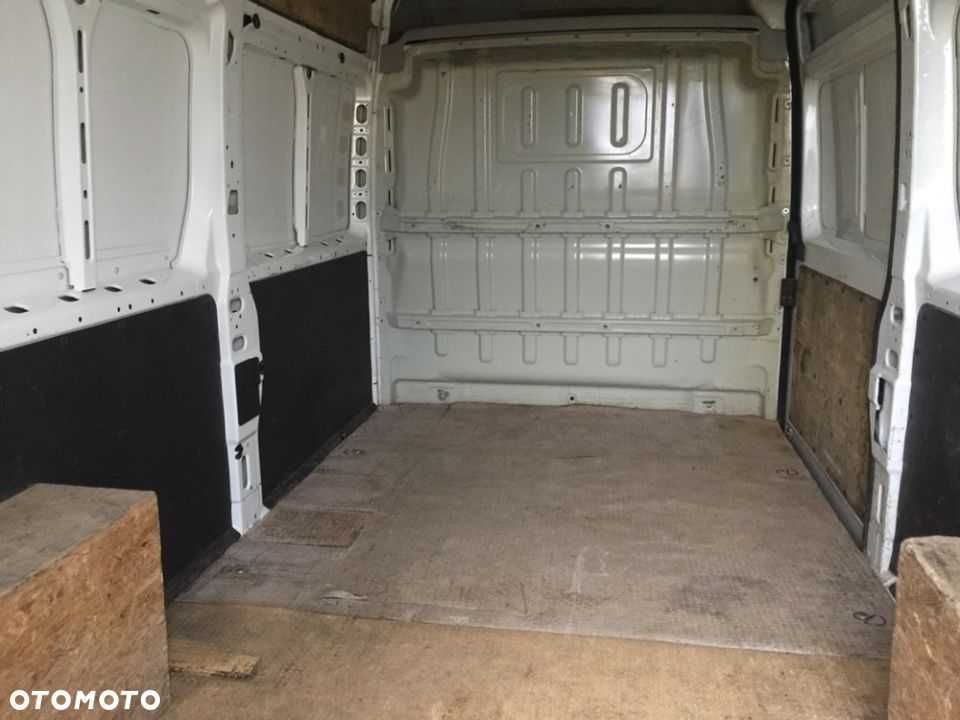 Wynajem busa wypożyczanie aut dostawczych, busów