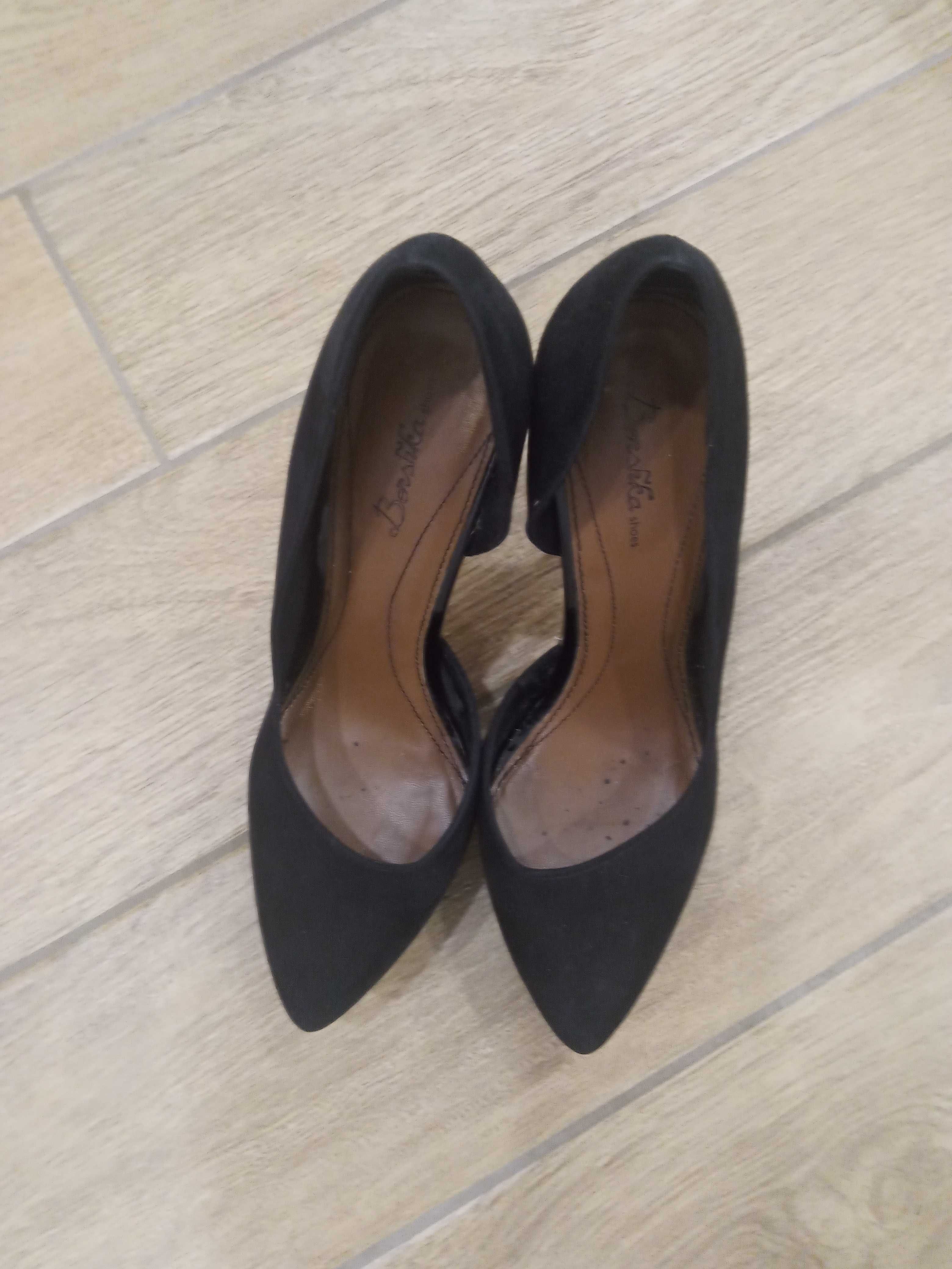 Czółenka buty damskie 39 czarne wysokie Bershka