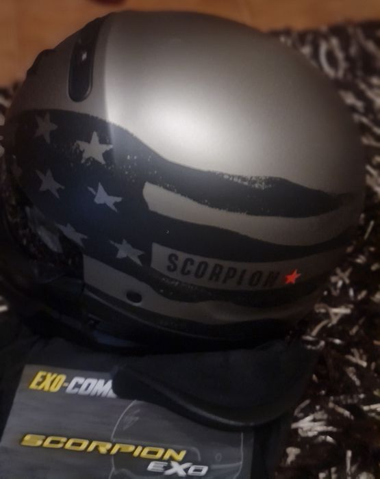 Capacete Scorpion exa compact como novo