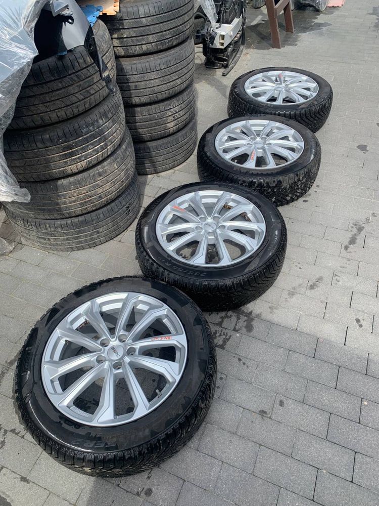 Комплект коліс шини диски 235/55/R19 PIRELLI до
