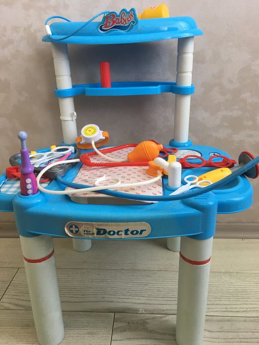 Продам детский столик набор для игры в доктора