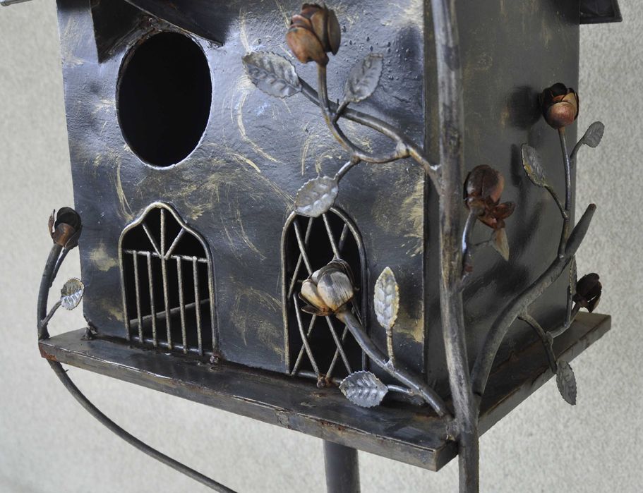 Domek dla Ptaszków Budka dla Ptaków Karmnik Metalowy z Podstawą Beton