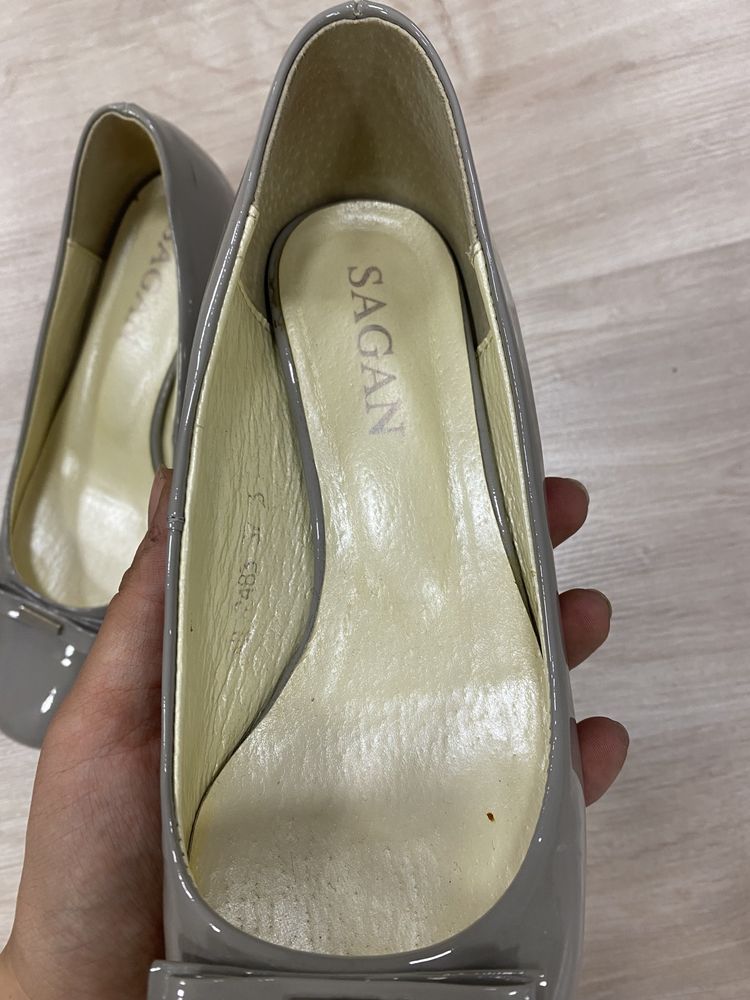 Szare buty czółenka sagan skóra skórzane eleganckie