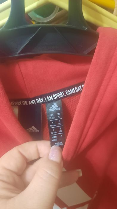 Продам спортивний реглан