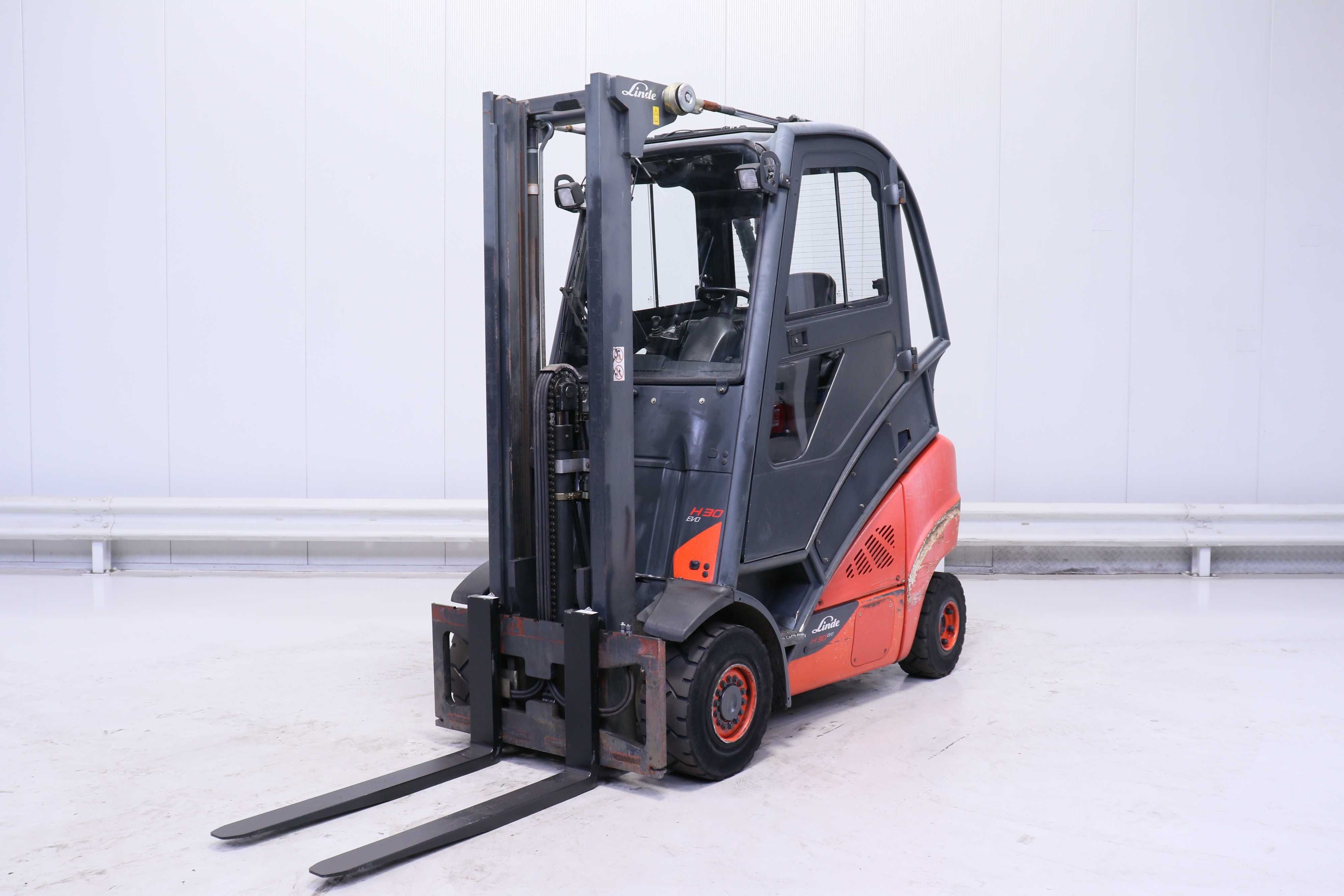 Автонавантажувач LINDE H30T-02 (393) навантажувач газовий
