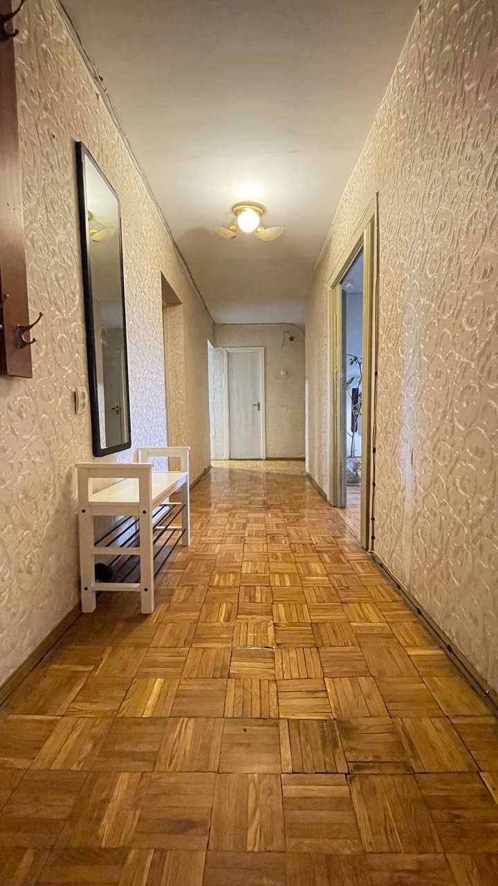 Затишна 4-х кімнатна квартира на пр. Грушевського