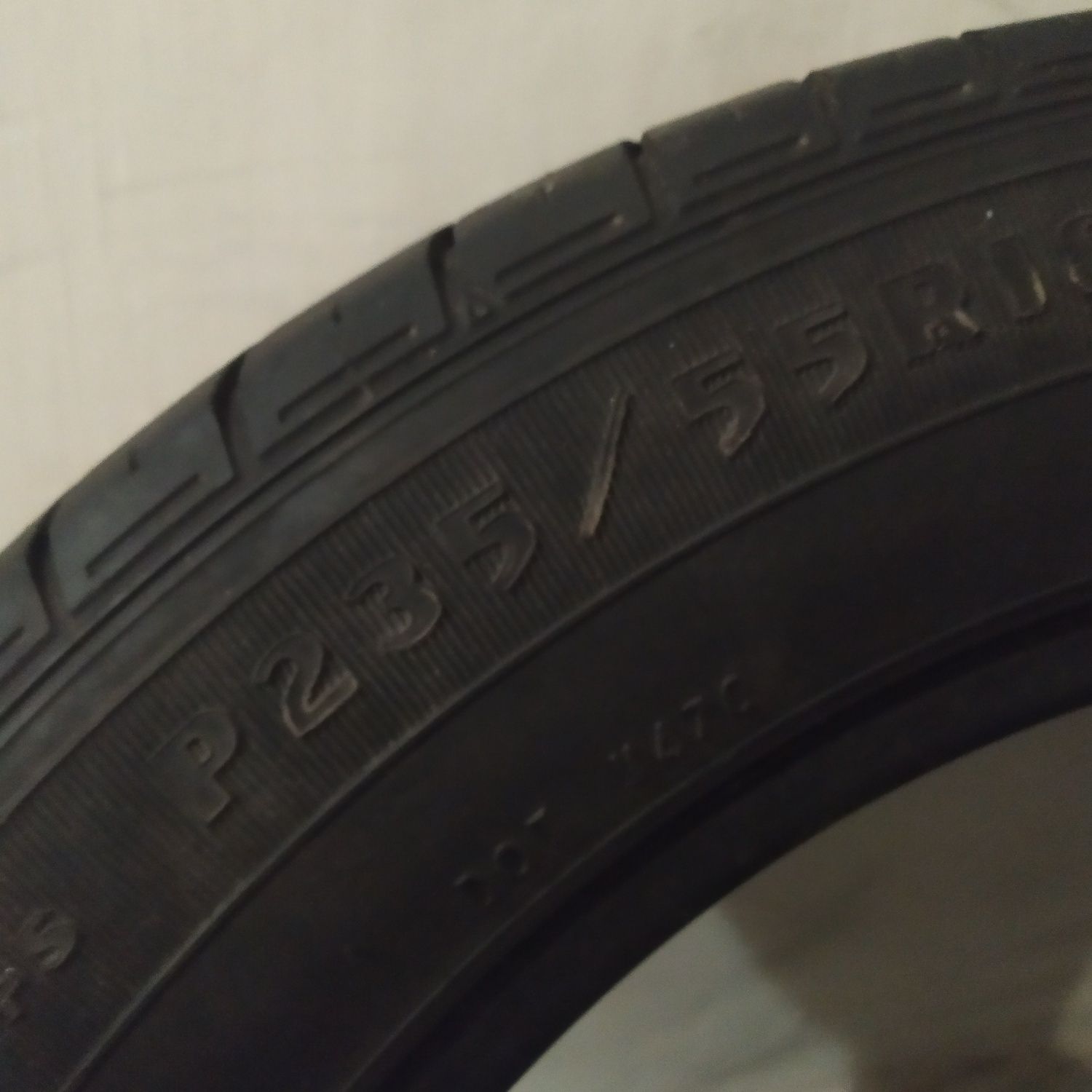 Продам шину Goodyear R18 235/55