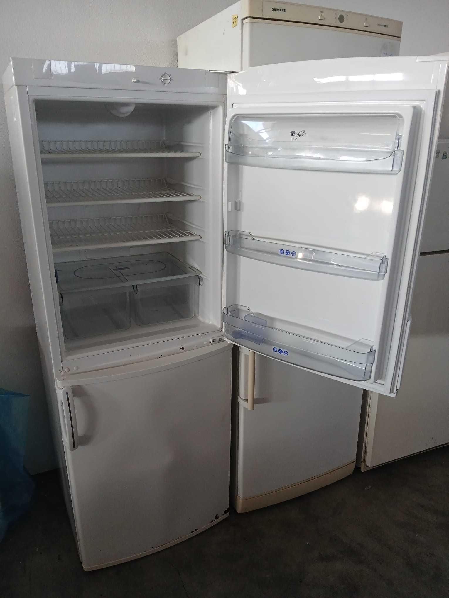 Combinado Whirlpool a funcionar na perfeição, 3 gavetas de congelação