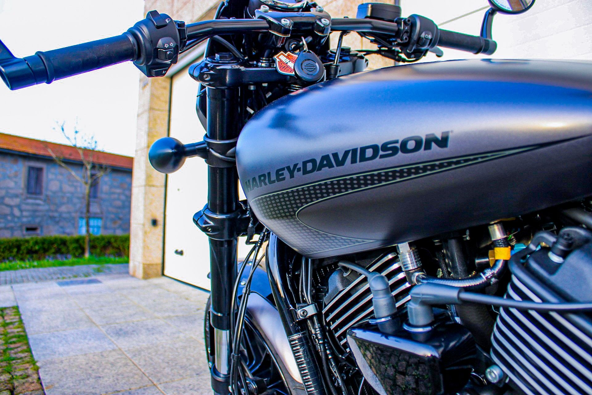 HARLEY DAVIDSON Street Rod