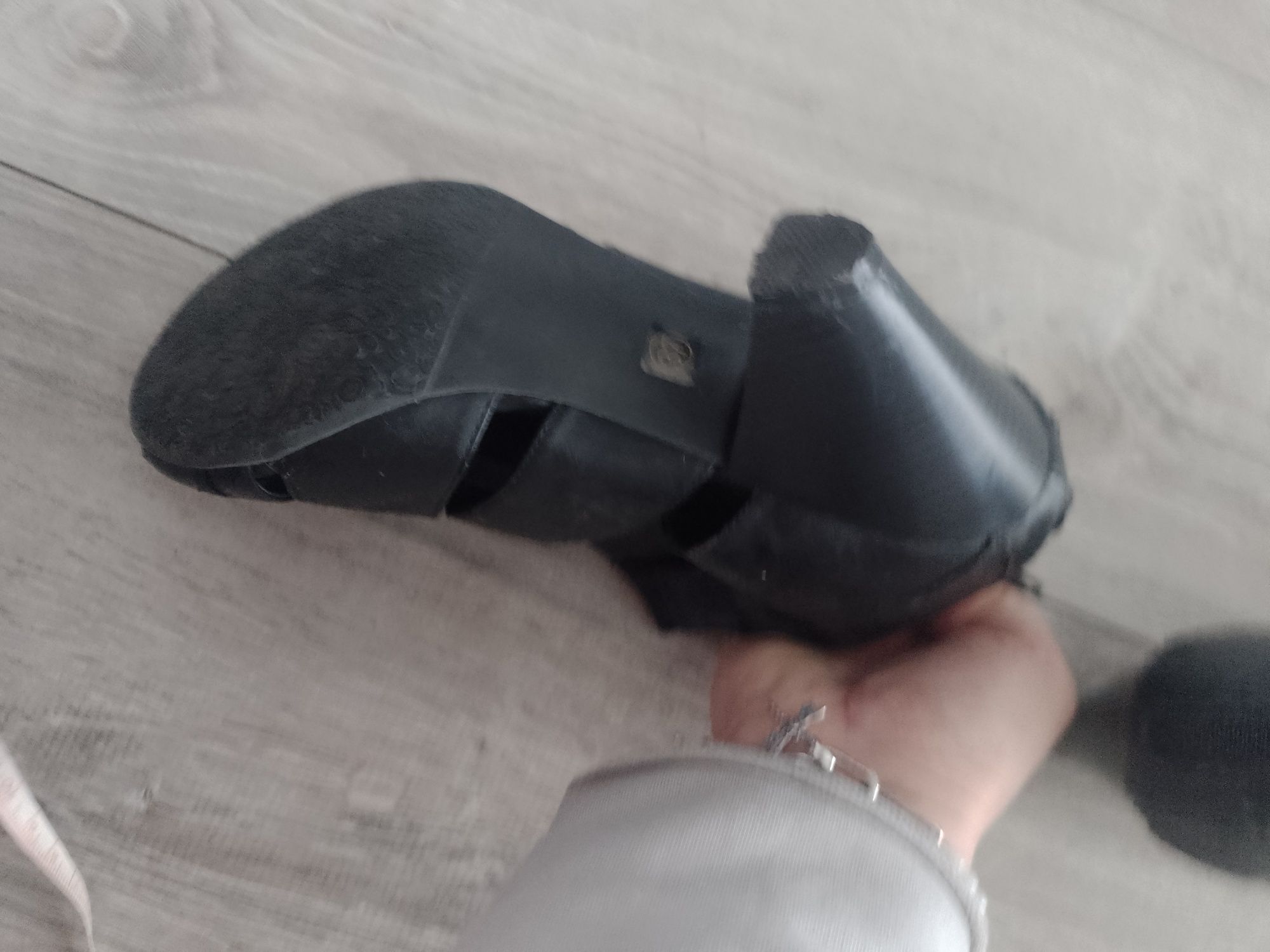 Buty damskie na obcasie roz 37