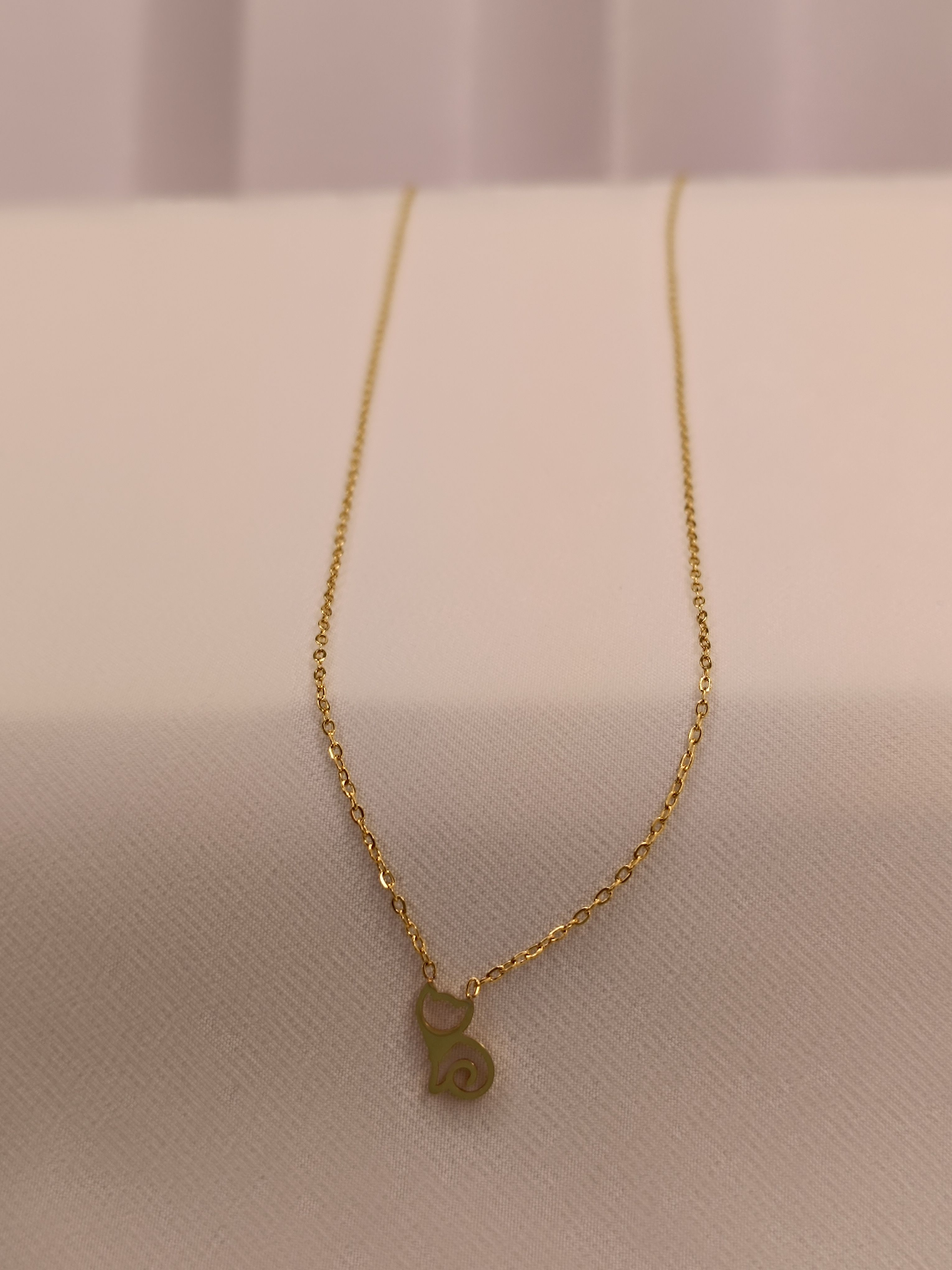 Necklace / Kitten Thread