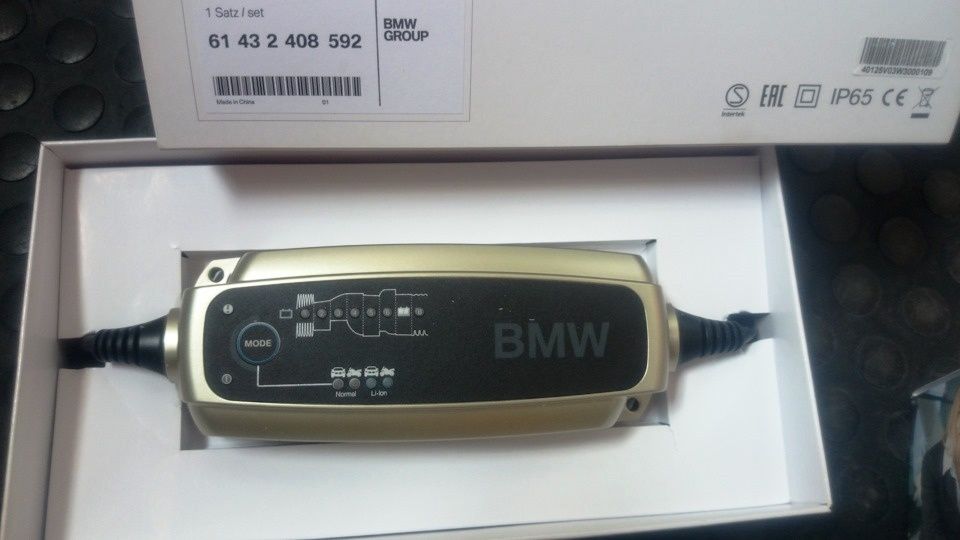 Зарядка БМВ Оригинальное Зарядное устройство BMW 5.0A BATTERY CHARGER