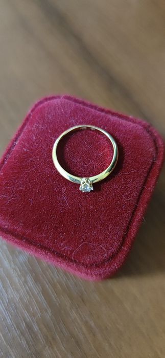 Колечко золота каблучка з діамантом