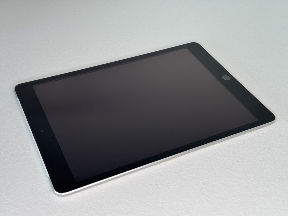 iPad 9. gen. (A2603) - 64GB - Cellular (LTE) - faktura VAT 23%