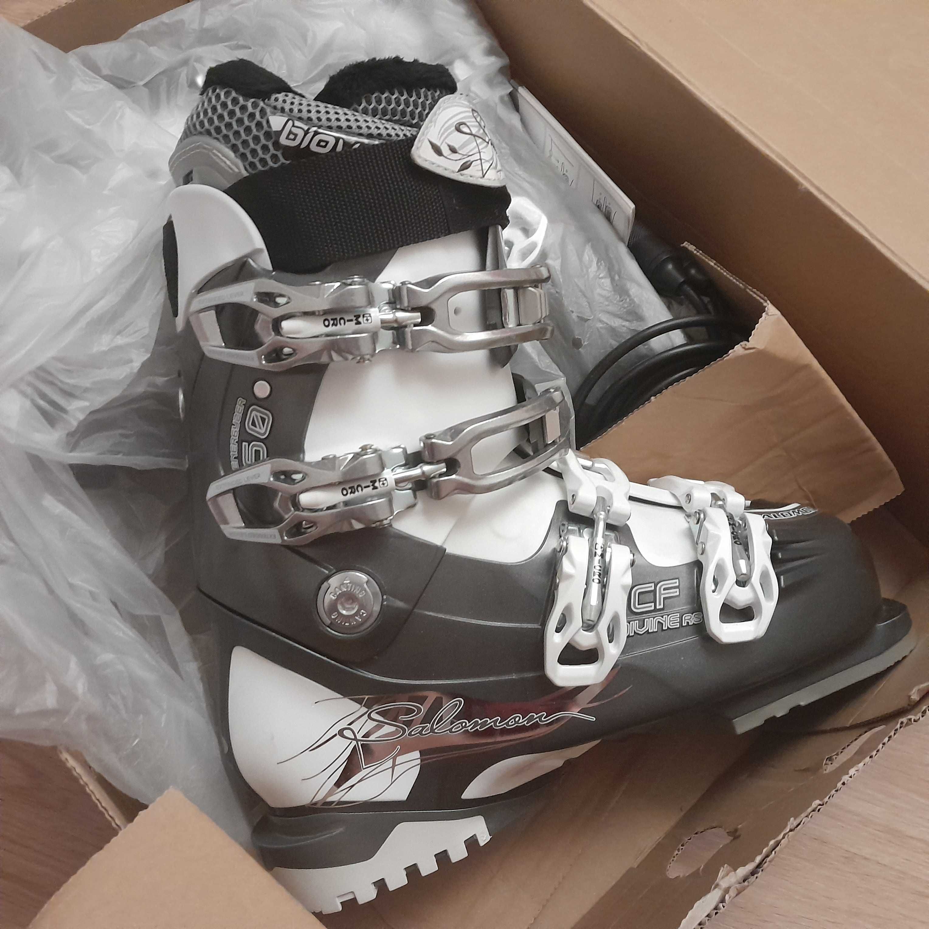 Botas de ski Salomon, nunca usadas (tamanho 39)