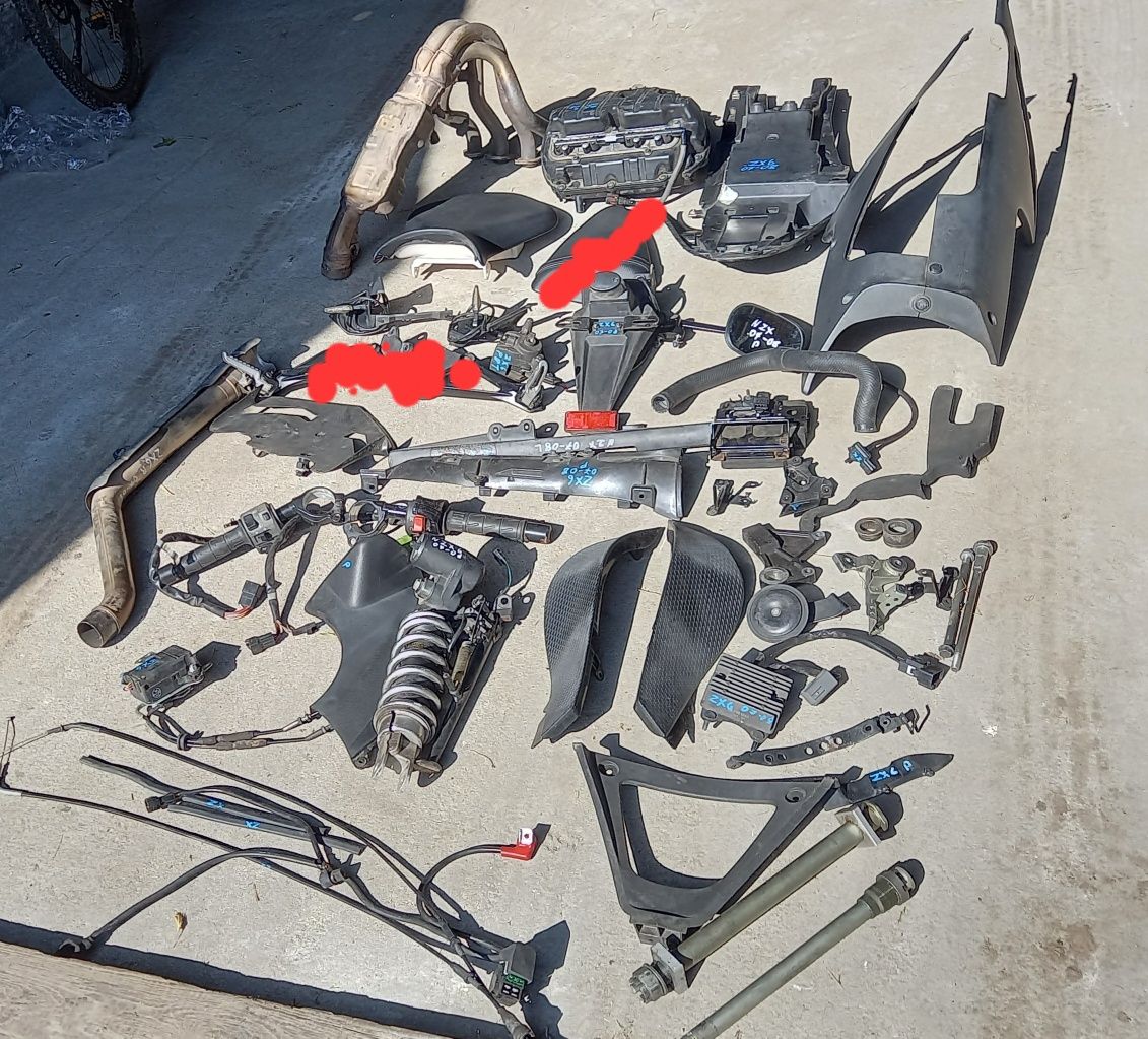 Kawasaki Ninja ZXR6 07-08 siedzenie plastiki kierownica setyTŁUMIK