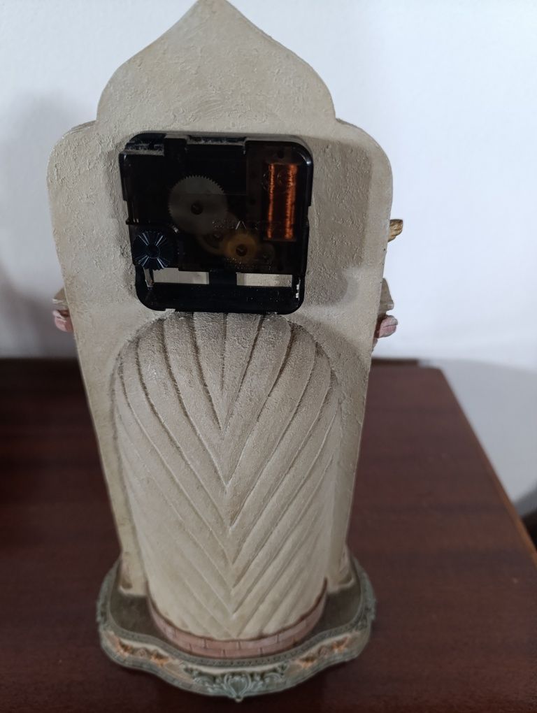 Relógio de mesa Madona