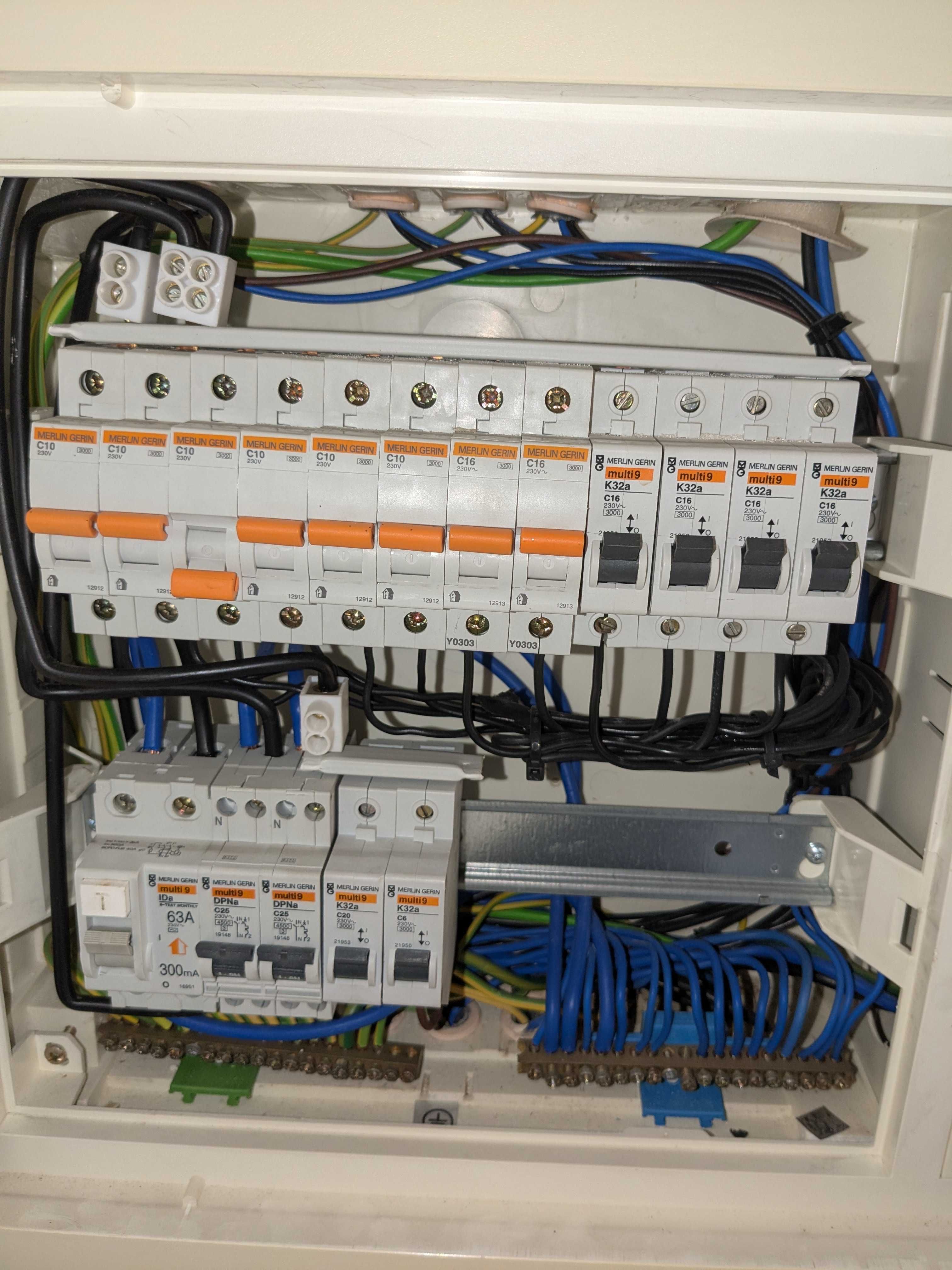 Eletricista - Serviços de Instalação, Manutenção e Reparação