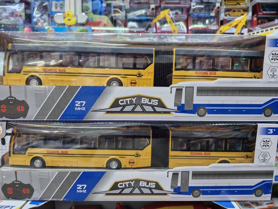 Автобус з гармошкою на радіокеруванні на акумуляторі, світло