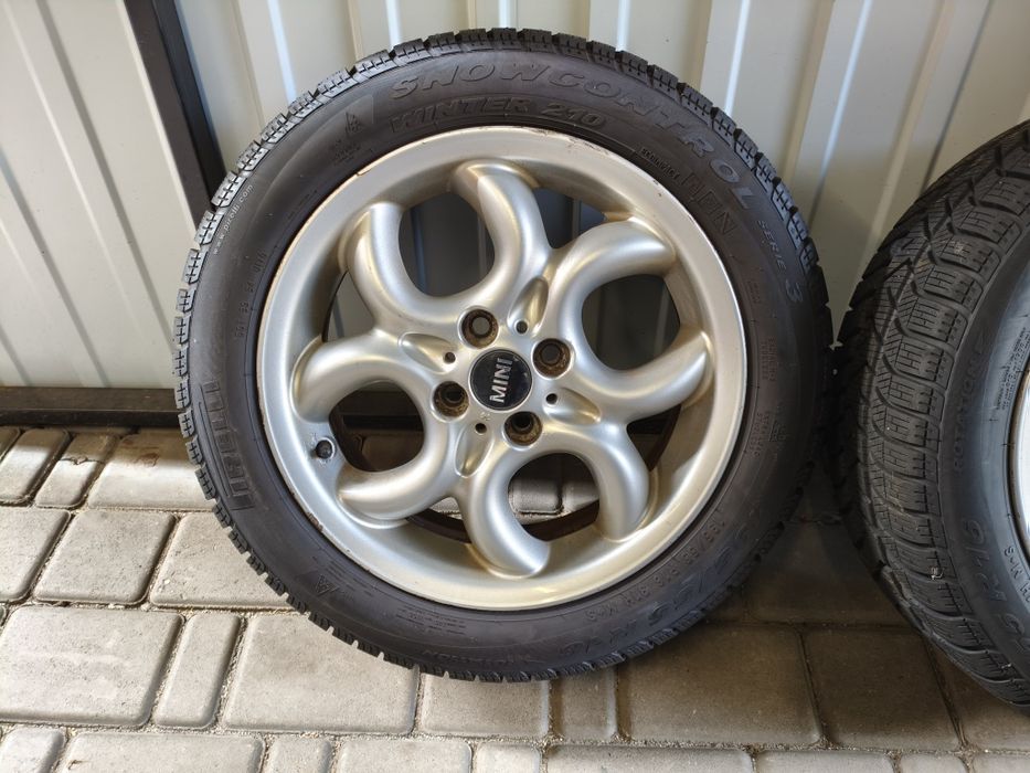 Opony zimowe PIRELLI jak nowe 195/55 R16 +  felgi mini cooper