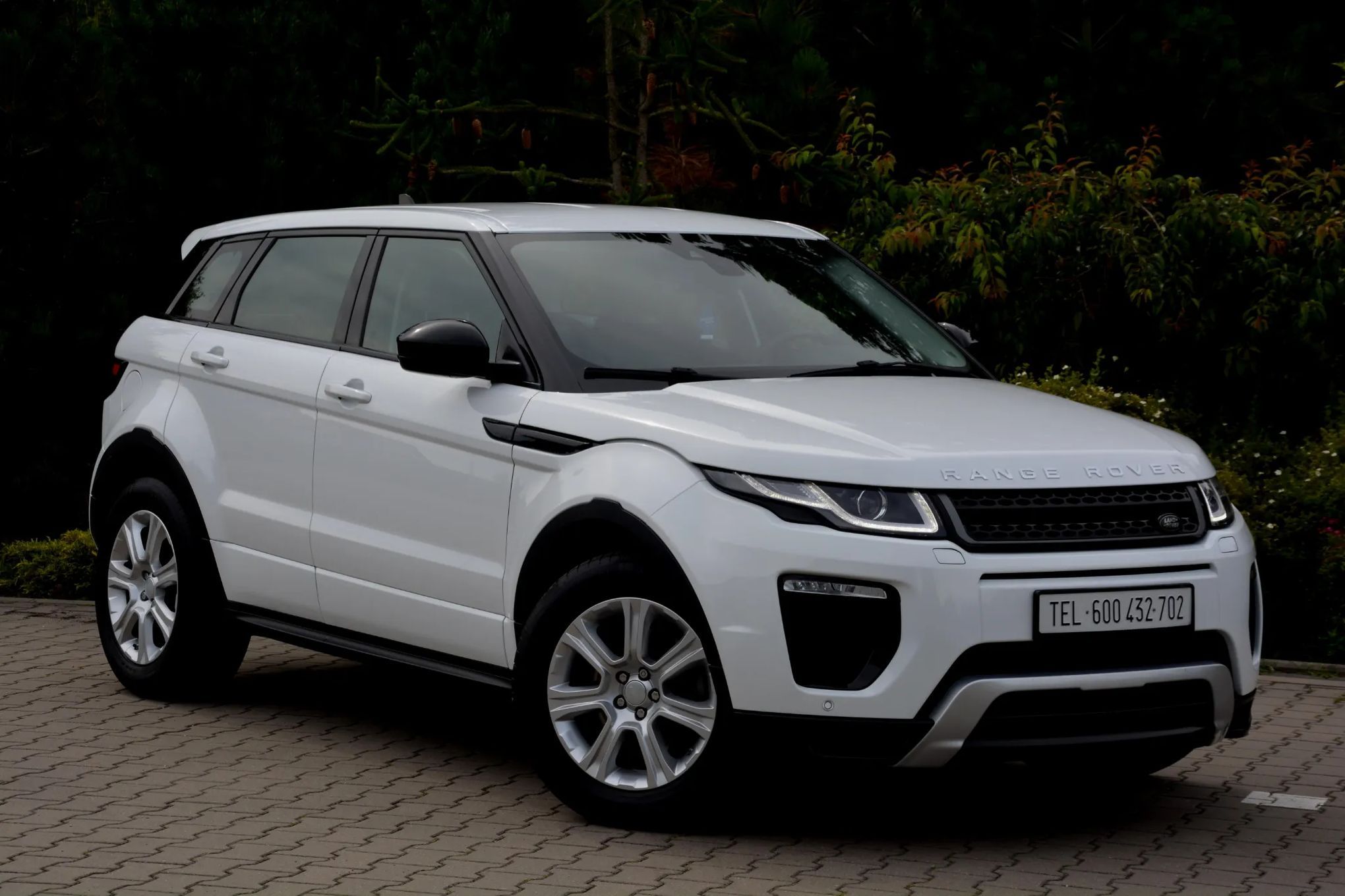 Land Rover Range Rover Evoque % R-DYNAMIC % skóry % LED % bezwypdkowy % serwis