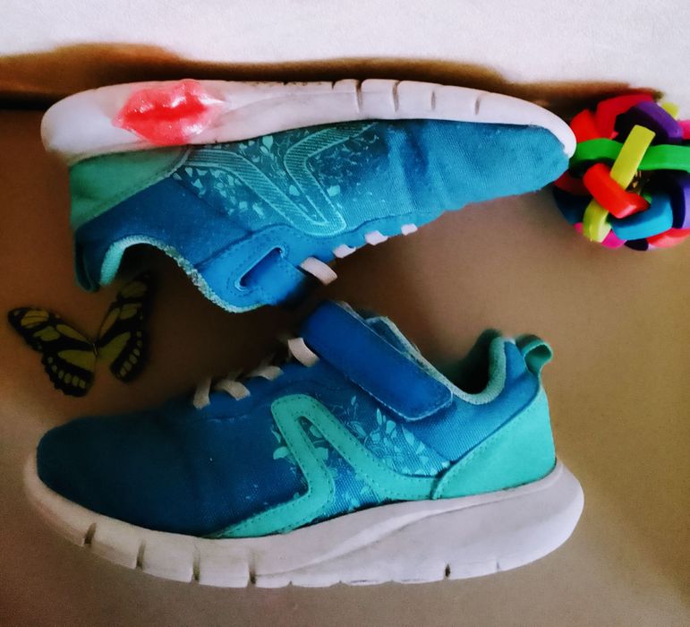 Свои фирменные детские кроссовки. Made in Turkey. Размер 32 (21.5 см).