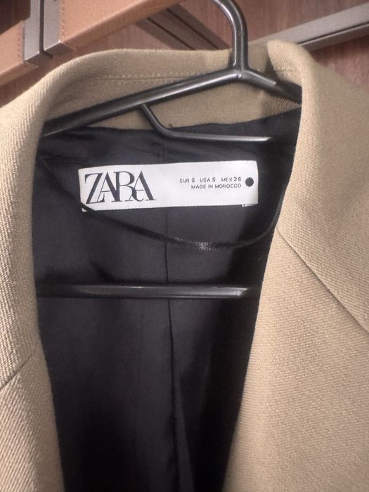 Піджак Zara.