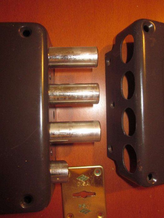 Fechadura Cisa para porta com 3 trancas