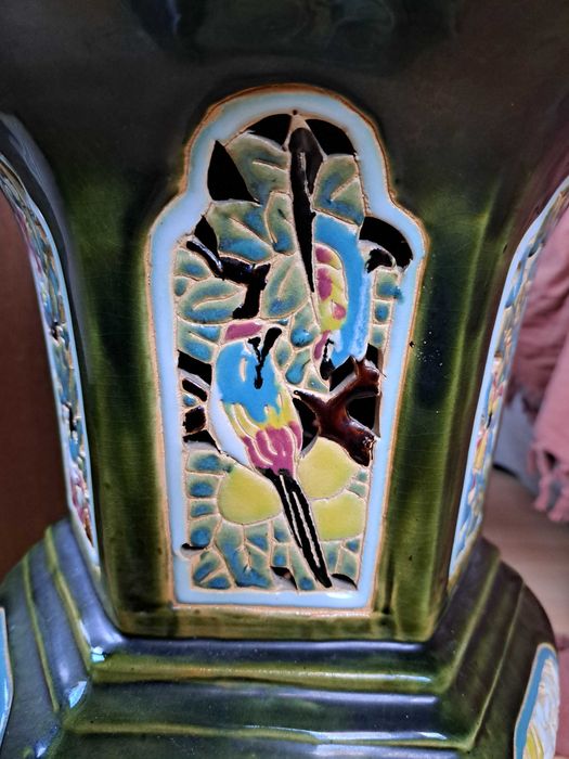 Антикварный керамический стол Майолика Птицы Животные. Нидерланды.