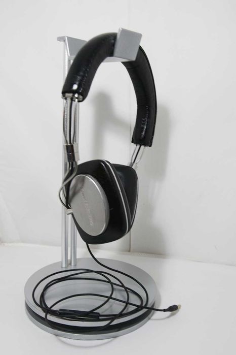 Headphones B&W P5