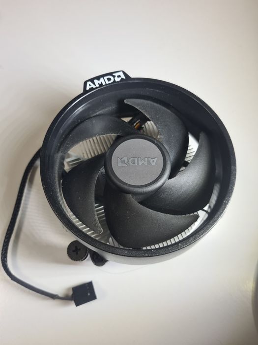 Процесор AMD Ryzen 3 3200G 3.6GHz / 4MB sAM4, BOX