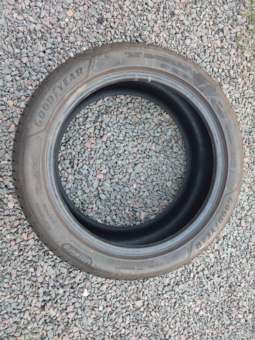 Шина 245/45 R18 GoodYear Ultra Grip performance 3