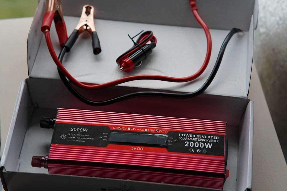 Інвертор, перетворювач напруги KME DC/AC 12-220v, 2000W з LCD дисплеєм