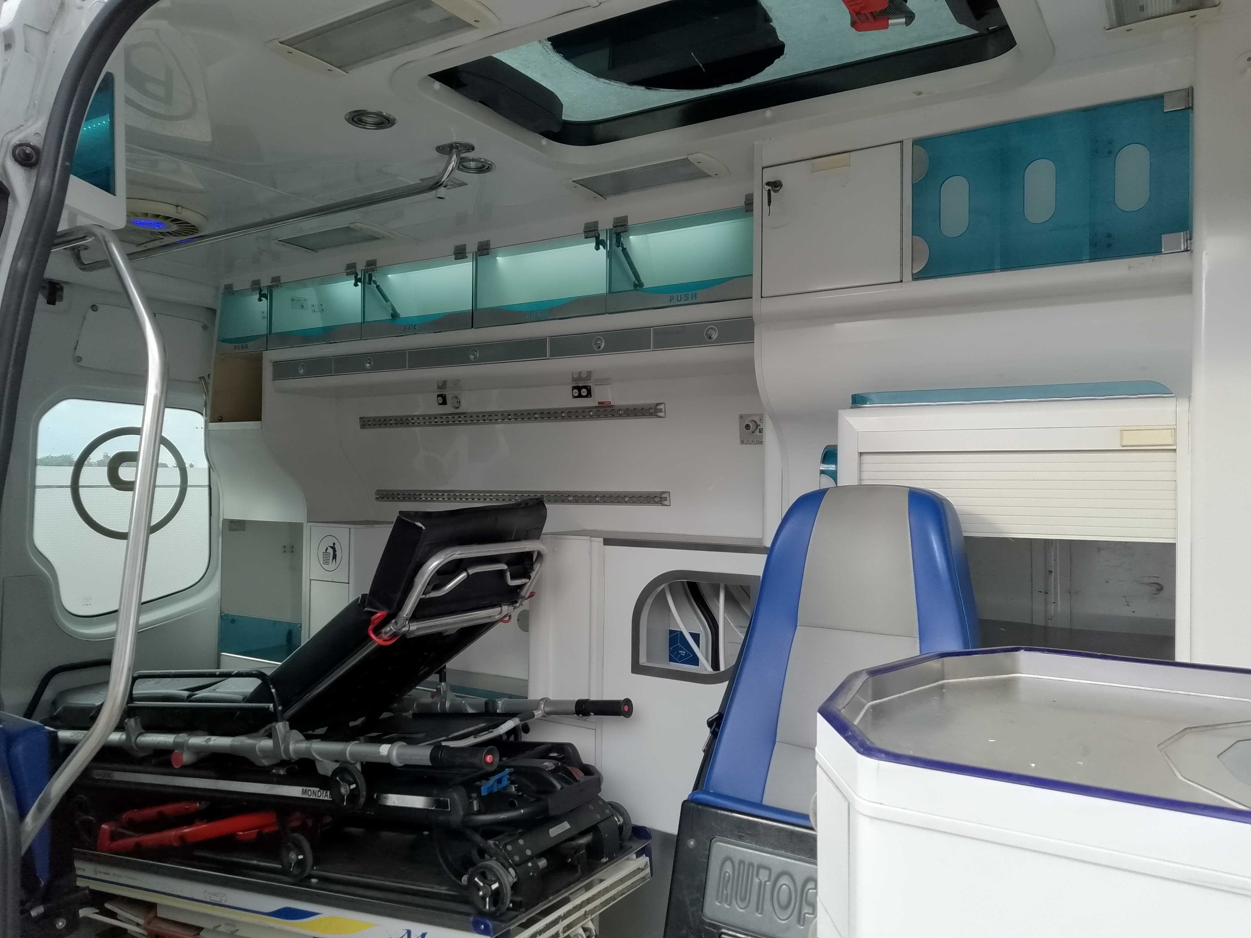 Ambulans Karetka 2012R Sanitarny Mercedes Sprinter 319 Automat Kamper