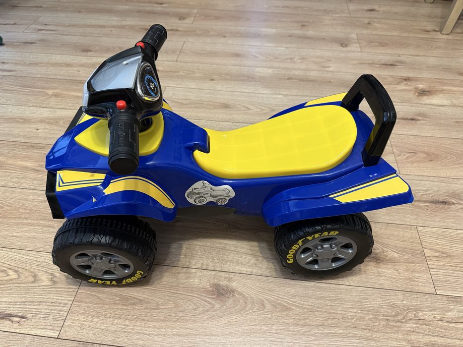 Jeździk dla dzieci GoodYear