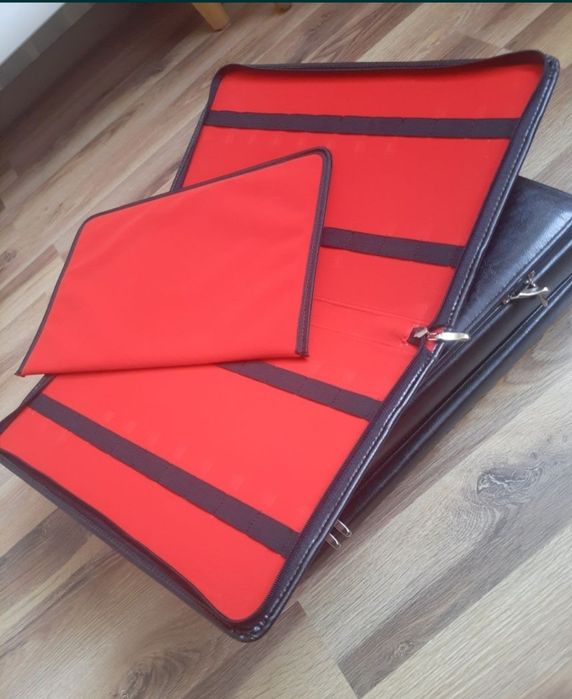 Dwie teczki na zegarki