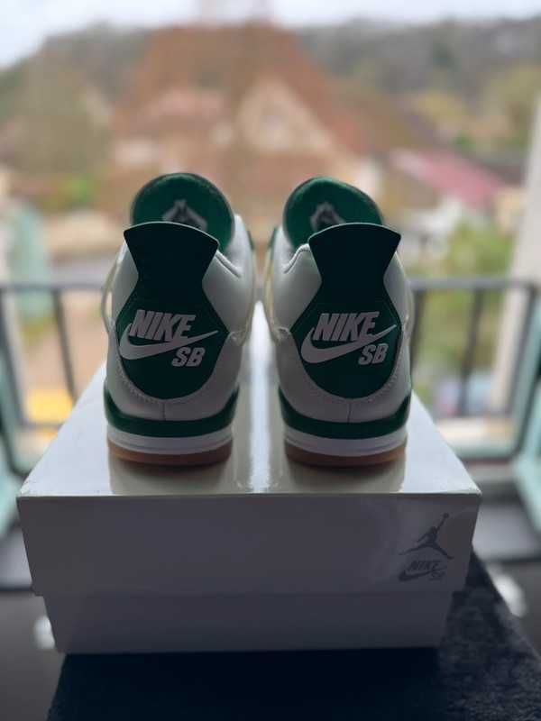 Jordan 4 Retro SB Pine Green R.41