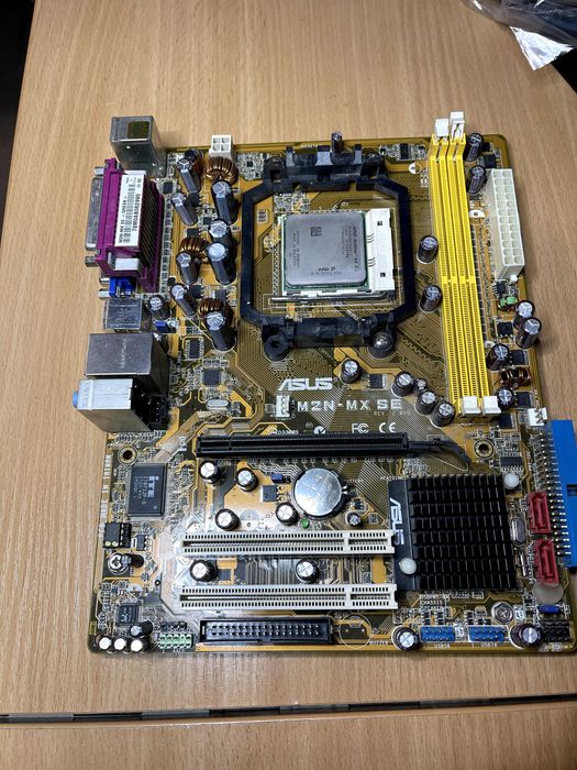 Материнська плата ASUS m2n-mx se