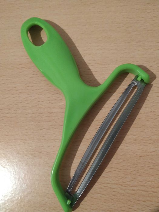 Utensílios para cozer ovos, limpar microondas e ralar