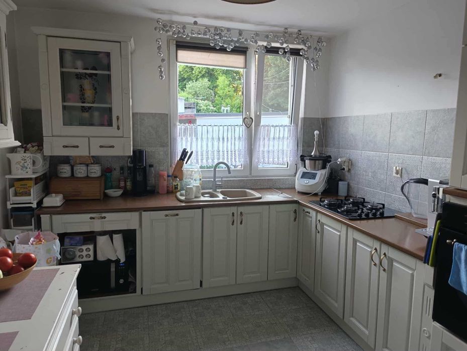 Solidny zestaw mebli kuchennych