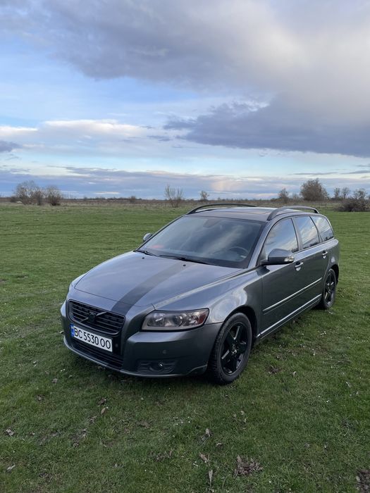 Свій автомобіль volvo v50 2009 1.6d