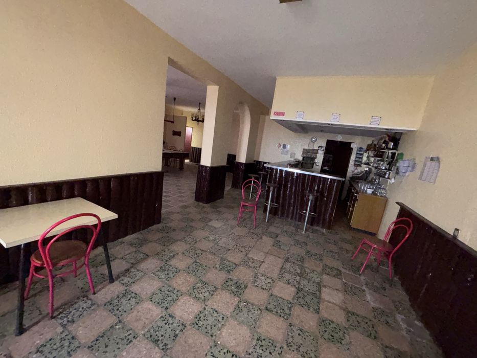 Casa com Restaurante + Vinha à Venda em Bragança – 2 andares, Garagem