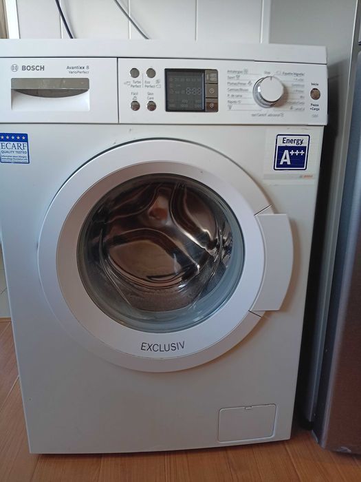 Máquina de lavar roupa bosch em bom estado para desocupar