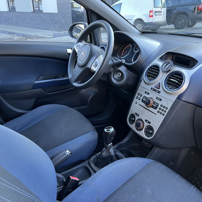 Економне авто Opel Corsa 2007